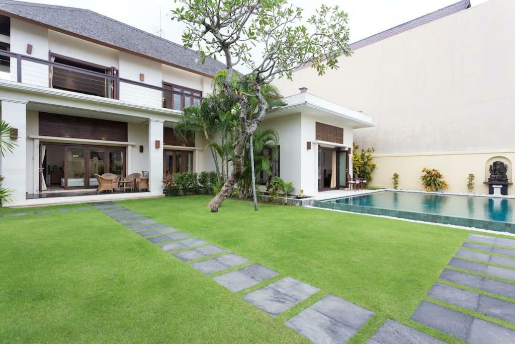 Bali Villa Lotus Семиньяк Экстерьер фото